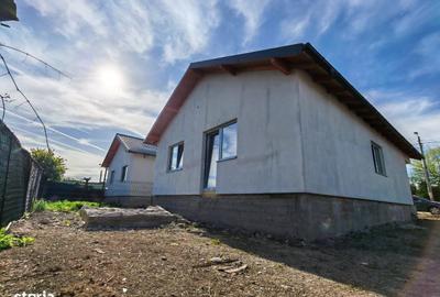 Casă cu 3 camere cu Teren 250 Mp în Agigea