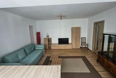 Apartament cu 3 camere decomandat, mobilat în Lujerului