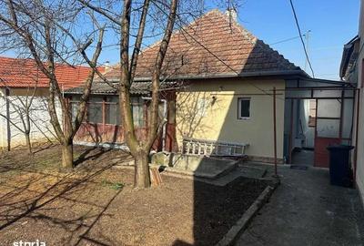 Casă cu 3 camere în Trei Stejari