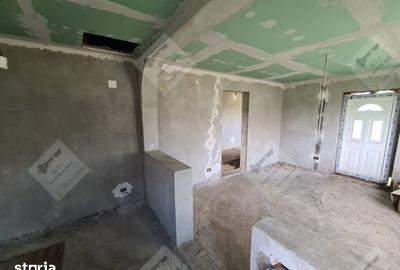 Casă cu 4 camere decomandat cu Teren 2250 Mp în Garoafa - 15