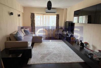 Apartament cu 4 camere decomandat, mobilat în Decebal
