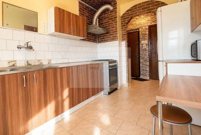 Apartament cu 3 camere semidecomandat, mobilat în Central - 25