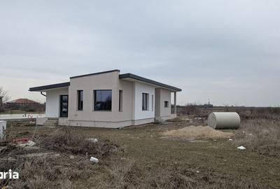 Casă cu 4 camere cu Teren 670 Mp în Vladimirescu - 2