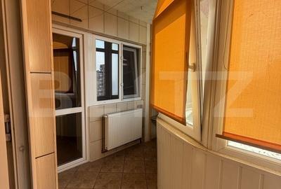 Apartament cu 4 camere în Micro 5