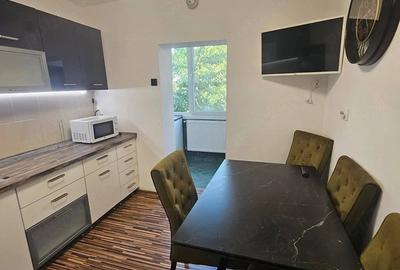 Apartament cu 3 camere decomandat în Lunei - 1