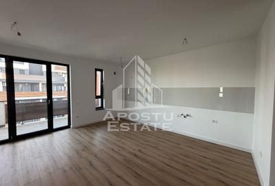 Apartament cu 3 camere semidecomandat în Torontalului