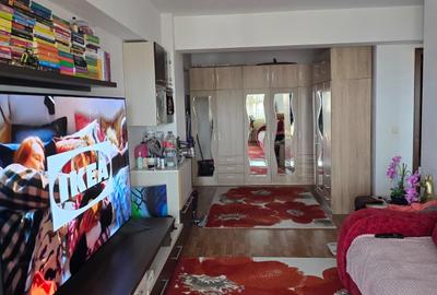 Apartament cu 2 camere decomandat în Ultimul leu - 1