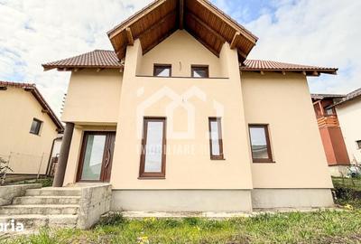 Casă cu 4 camere cu Teren 300 Mp în Iris