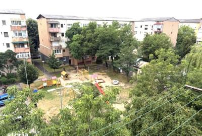 Apartament cu 3 camere decomandat în Micro 17 - 12