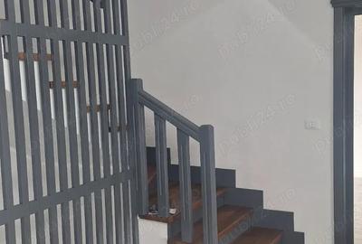 Casă cu 5 camere în Roman