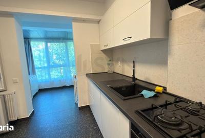 Apartament cu 3 camere semidecomandat în Primăverii