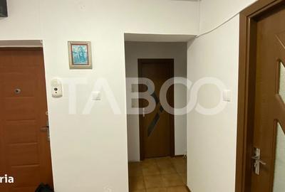 Apartament cu 2 camere decomandat în Valea Aurie