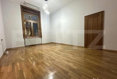Spațiu comercial, de 178 mp, în Central - 3