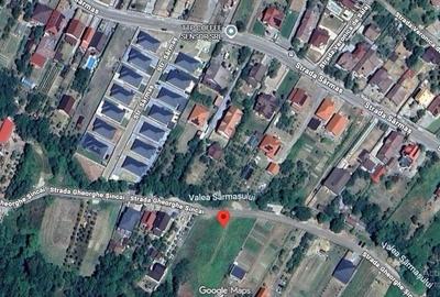 Teren de 2135 mp, în Central