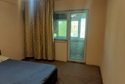 Apartament cu 3 camere decomandat în Valea Rosie