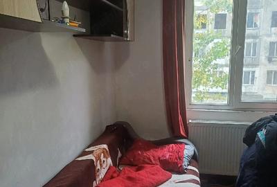 Garsonieră decomandată în Micro 19