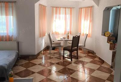 Casă cu 5 camere cu Teren 722 Mp în Central - 7