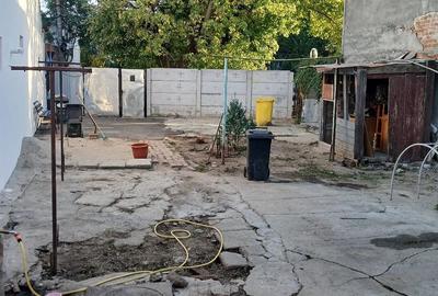 Casă cu Teren 360 Mp în Rahova