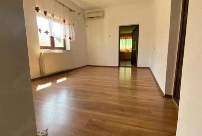 Casă cu 6 camere cu Teren 231 Mp în Central