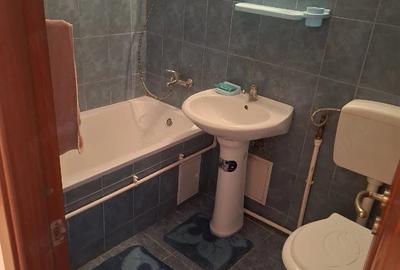 Garsonieră decomandată în Stoina