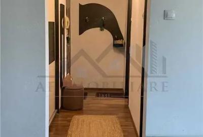 Apartament cu 2 camere semidecomandat în Filiași