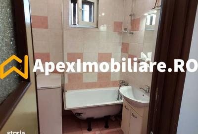 Apartament cu 3 camere semidecomandat în Crângași