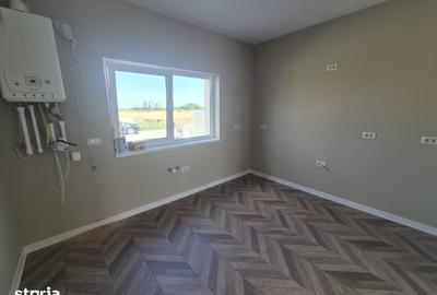 Casă cu 4 camere cu Teren 350 Mp în Central