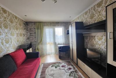 Apartament cu 2 camere decomandat, mobilat în Hala Centrală