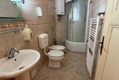 Casă cu 3 camere cu Teren 130 Mp în Eminescu