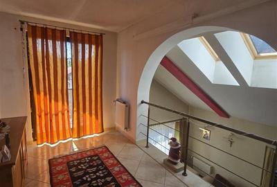 Casă cu 5 camere cu Teren 300 Mp în Bucium - 20