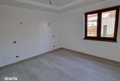 Casă cu 7 camere cu Teren 700 Mp în Miroslava - 13