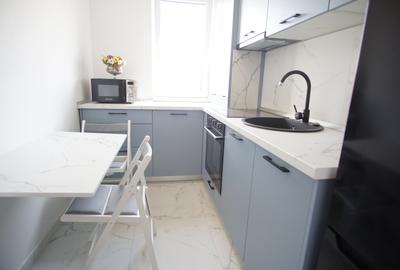 Apartament cu 2 camere semidecomandat, mobilat în Apărătorii Patriei