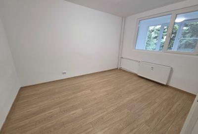 Apartament cu 3 camere semidecomandat, mobilat în Ferdinand