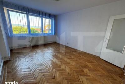Apartament cu 2 camere decomandat în Gojdu