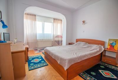 Apartament cu 3 camere decomandat, mobilat în Ghencea