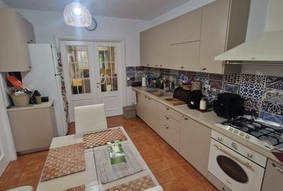 Casă cu 7 camere cu Garaj în Exterior Nord - 8