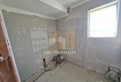 Casă cu 4 camere cu Canalizare în Sânpetru