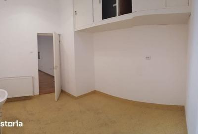 Spațiu comercial, de 60 mp, în Central