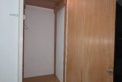 Apartament cu 2 camere decomandat în Titan