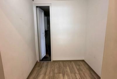 Spațiu comercial, de 50 mp, în Central - 6