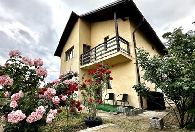 Casă cu 4 camere cu Teren 480 Mp în Aeroport