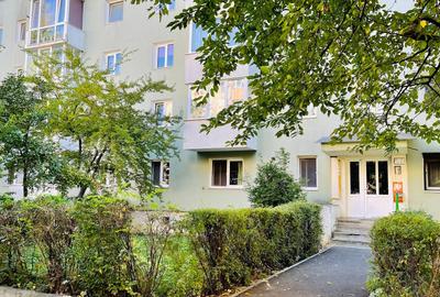 Apartament cu 2 camere semidecomandat în 13 Decembrie