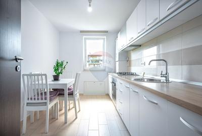 Apartament cu 2 camere decomandat, mobilat în Tractorul - 5