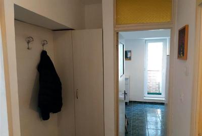 Garsonieră decomandată în Splaiul Unirii