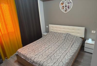 Apartament cu 2 camere decomandat, mobilat în Central