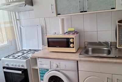 Garsonieră semidecomandată în Apărătorii Patriei