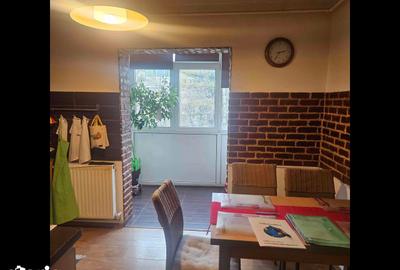 Apartament cu 3 camere decomandat în Eremia - 6