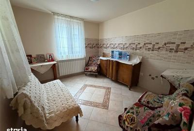 Casă cu 6 camere cu Teren 1012 Mp în Vânători