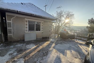 Casă individuală cu 3 camere cu Canalizare în Grigorescu - 1