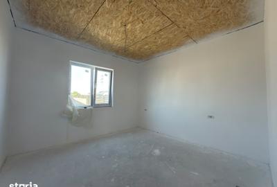 Casă cu 4 camere cu Teren 270 Mp în Central